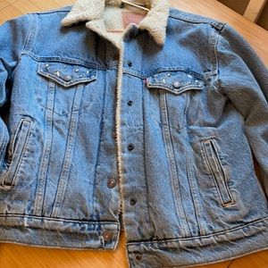 Levis Sherpa Trucker jacket